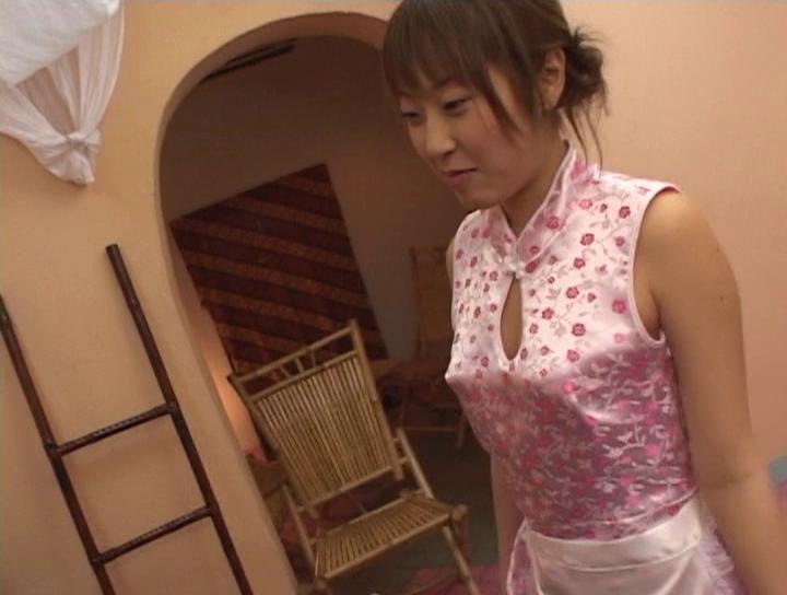 Moms Awesome Naughty Japanese teen is enticed into giving head Magrinha