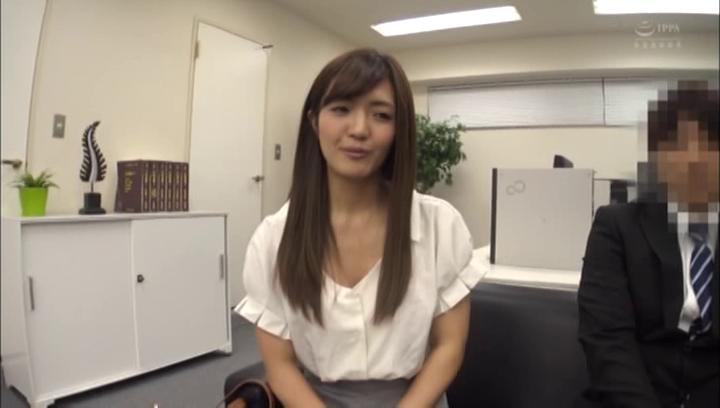 Squirting Awesome Amateur Japanese av model gets laid with her boss HotMovs